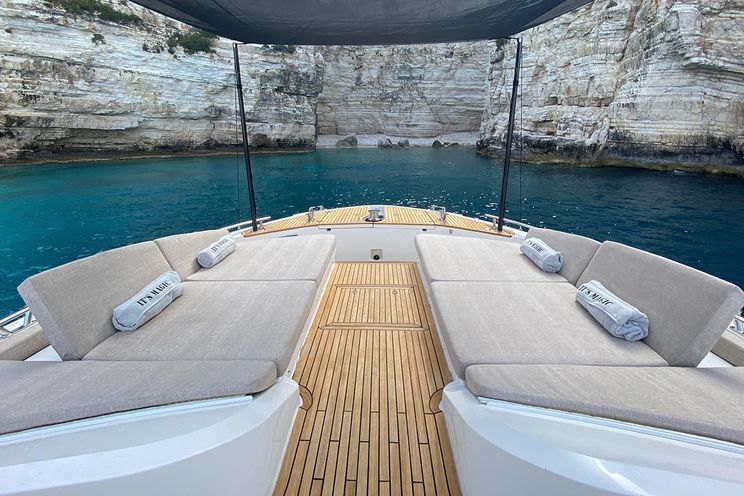Charter Yacht IT`S MAGIC - Monte Carlo MCY65 - 3 Cabins - Cannes - St Tropez - Nice - Antibes - French Riviera - Monaco