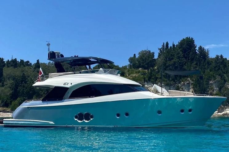 Charter Yacht IT`S MAGIC - Monte Carlo MCY65 - 3 Cabins - Cannes - St Tropez - Nice - Antibes - French Riviera - Monaco
