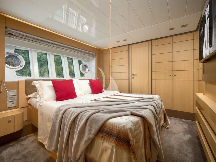 IVA Ferretti 960 - VIP cabin IVA Ferretti 960 - VIP cabin