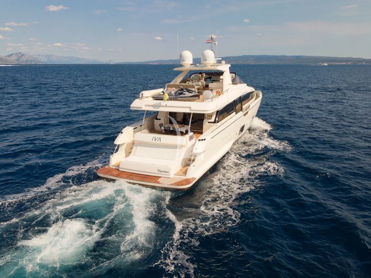 IVA Ferretti 960 - aft shot cruising IVA Ferretti 960 - aft shot cruising