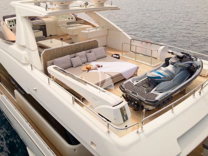 IVA Ferretti 960 - flybridge aft with the jet ski IVA Ferretti 960 - flybridge aft with the jet ski