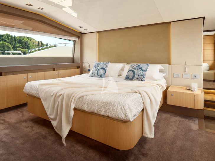 IVA Ferretti 960 - master cabin IVA Ferretti 960 - master cabin