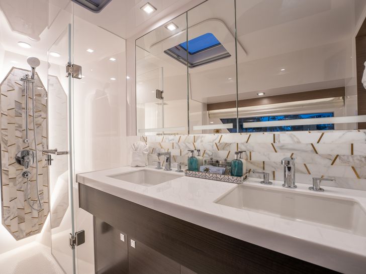 INDIGO Horizon 60 Power Cat - Master Cabin Vanity Area and Shower INDIGO Horizon 60 Power Cat - Master Cabin Vanity Area and Shower