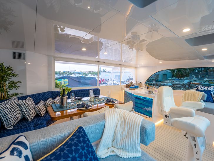 INDIGO Horizon 60 Power Cat - Flybridge Seating and Dining INDIGO Horizon 60 Power Cat - Flybridge Seating and Dining