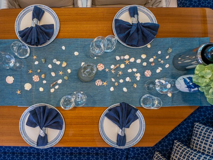 INDIGO Horizon 60 Power Cat - Dining Table Flat Lay INDIGO Horizon 60 Power Cat - Dining Table Flat Lay