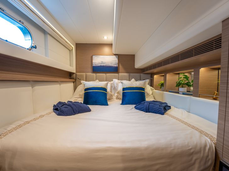 INDIGO Horizon 60 Power Cat - Guest Cabin Bed INDIGO Horizon 60 Power Cat - Guest Cabin Bed