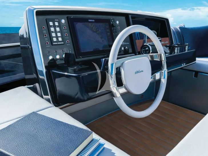 JACK II Riva 66 - flybridge helm JACK II Riva 66 - flybridge helm