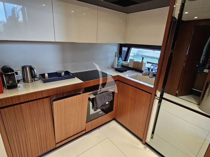 JACK II Riva 66 - galley JACK II Riva 66 - galley