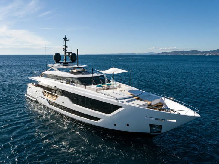 JAG`B Ferretti 960 - anchored JAG`B Ferretti 960 - anchored