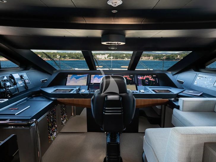 JAG`B Ferretti 960 - cockpit JAG`B Ferretti 960 - cockpit