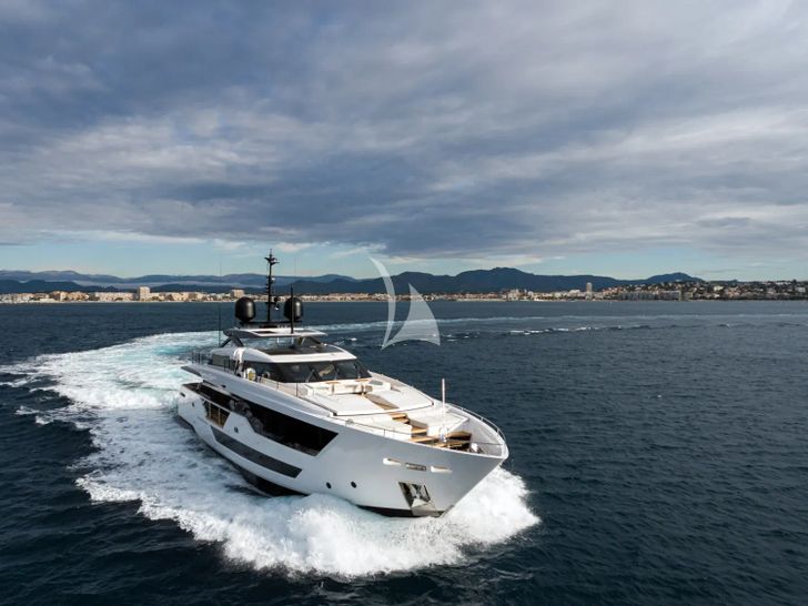 JAG`B Ferretti 960 - cruising bow view JAG`B Ferretti 960 - cruising bow view