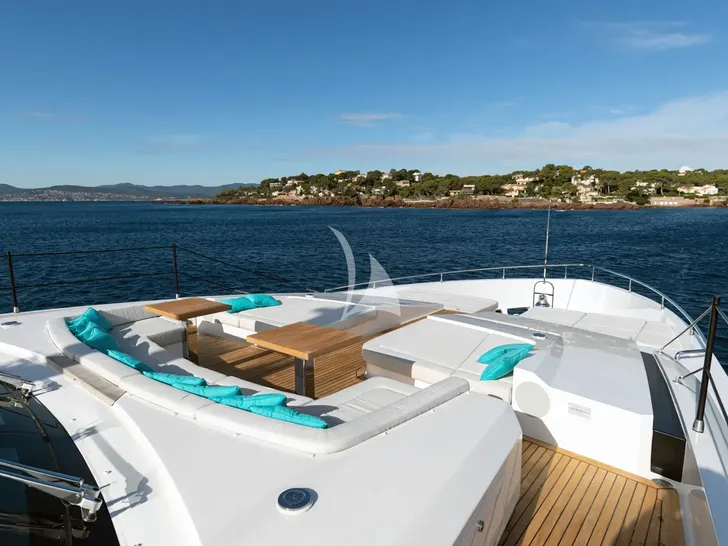 JAG`B Ferretti 960 - foredeck JAG`B Ferretti 960 - foredeck