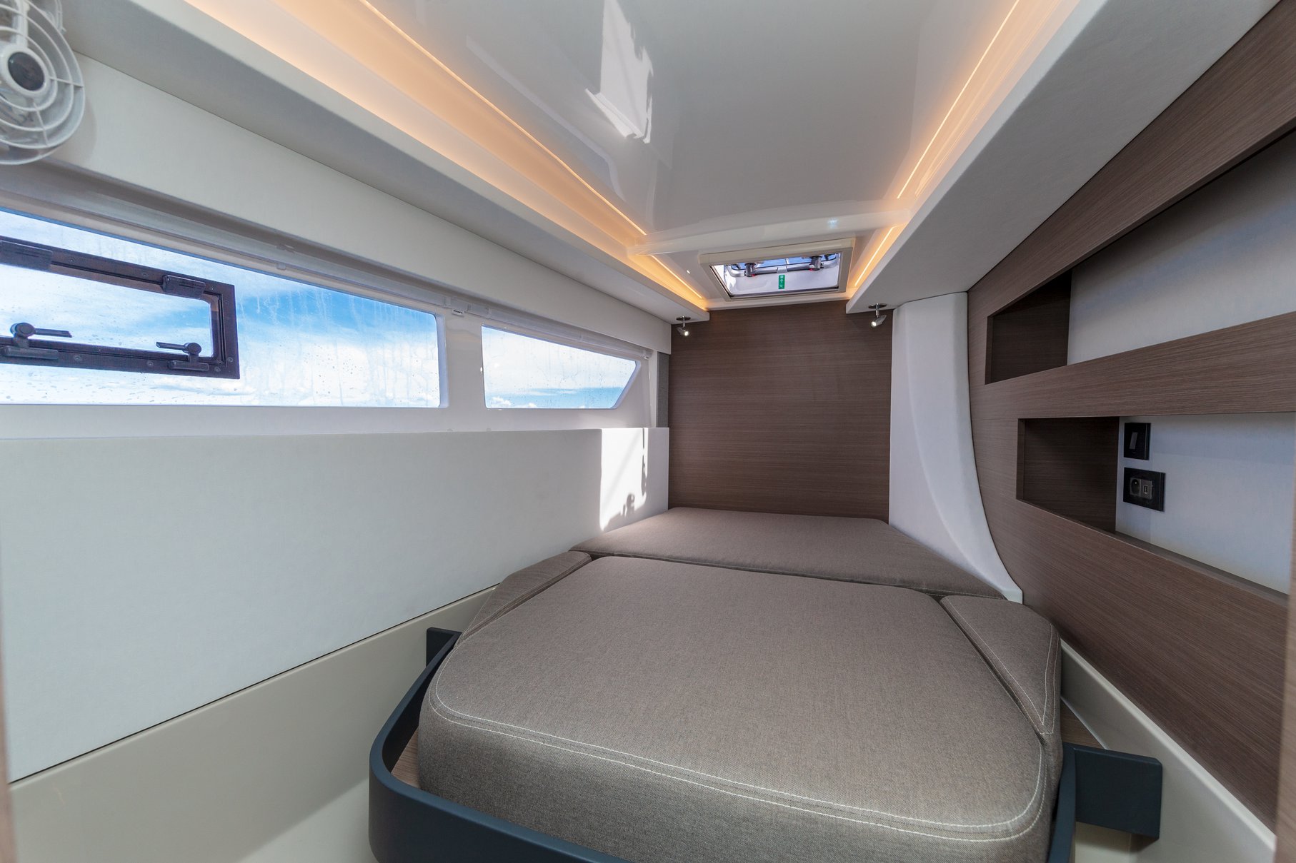 Charter Yacht JANI - Leopard 42 - 3 Cabins - 6 Guests - St Raphael - Cannes - Nice - Antibes - St Tropez - Monaco - French Riviera