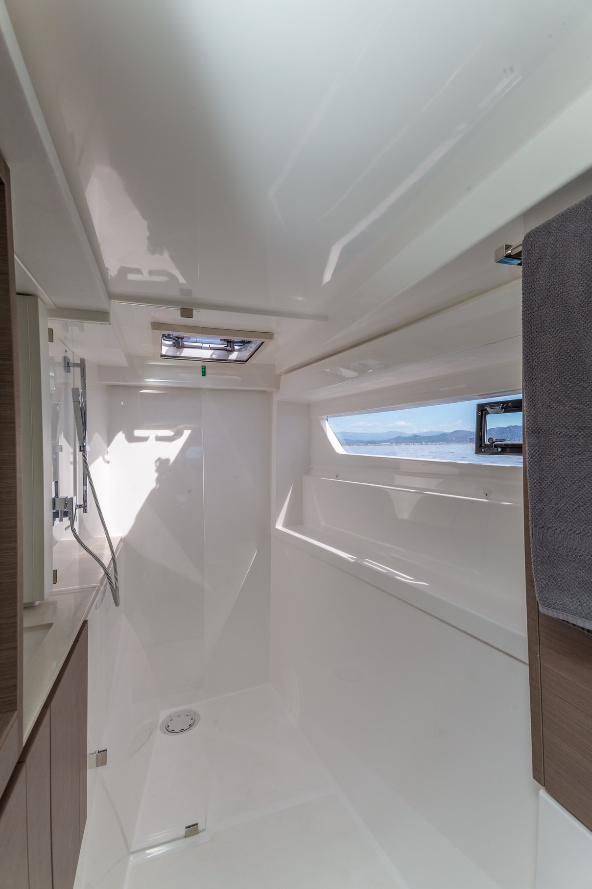 Charter Yacht JANI - Leopard 42 - 3 Cabins - 6 Guests - St Raphael - Cannes - Nice - Antibes - St Tropez - Monaco - French Riviera