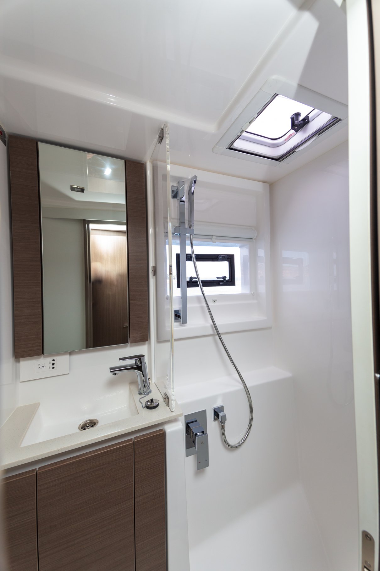 Charter Yacht JANI - Leopard 42 - 3 Cabins - 6 Guests - St Raphael - Cannes - Nice - Antibes - St Tropez - Monaco - French Riviera