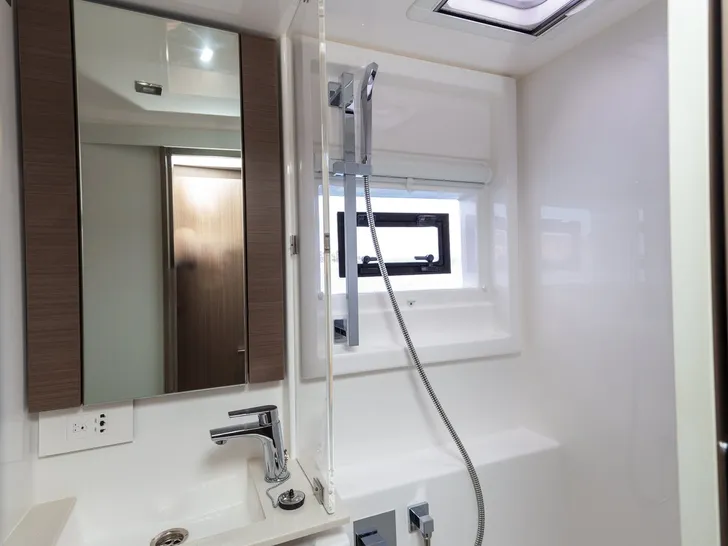 JANI Leopard 42 - master cabin bathroom JANI Leopard 42 - master cabin bathroom