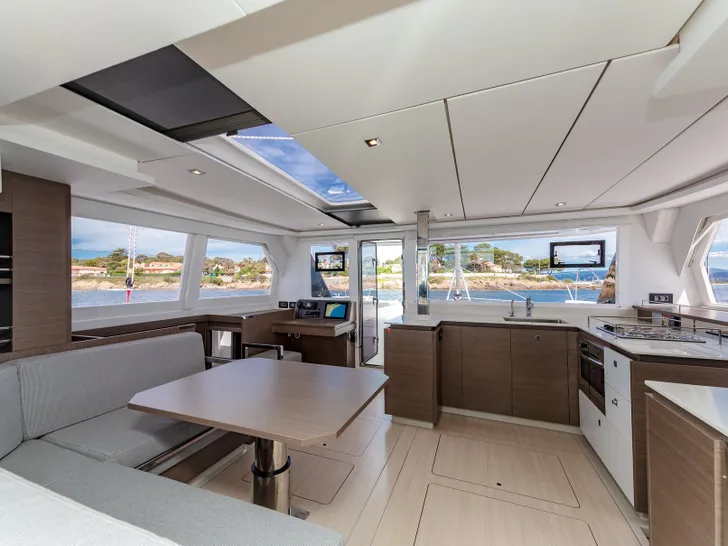 JANI Leopard 42 - saloon JANI Leopard 42 - saloon