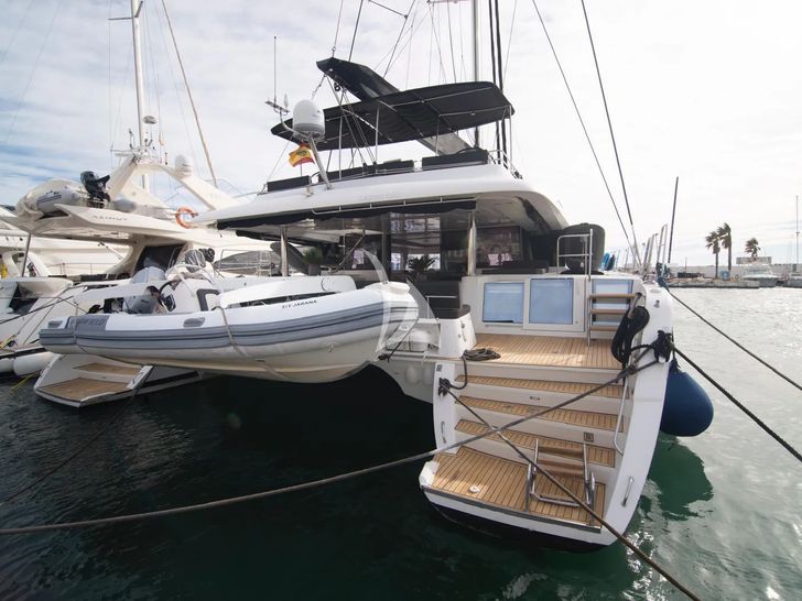 JARANA Lagoon 620 - aft ladder JARANA Lagoon 620 - aft ladder