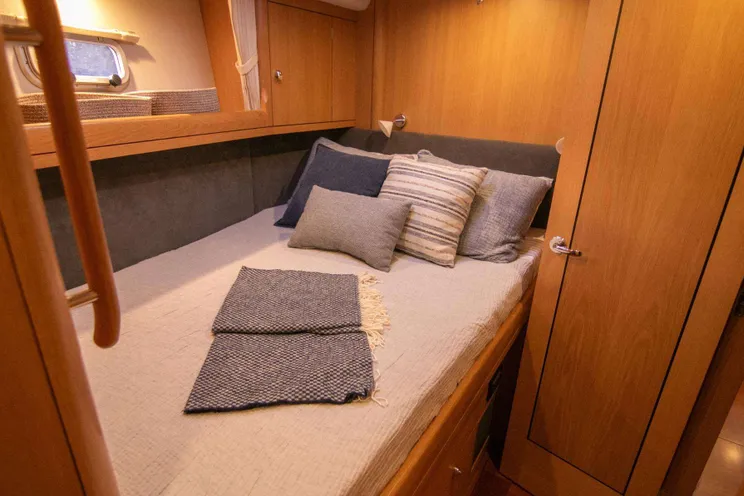 Charter Yacht JERSEY GIRL - Oyster 655 - 2 Cabins - St Martin - St Barths - Leewards - Caribbean