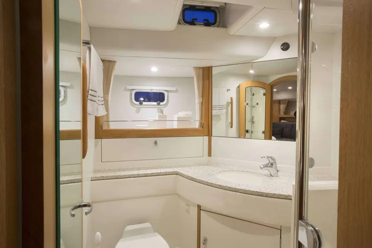 Charter Yacht JERSEY GIRL - Oyster 655 - 2 Cabins - St Martin - St Barths - Leewards - Caribbean