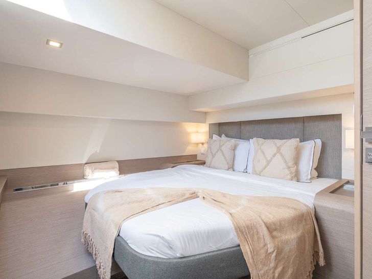 JEWEL Fountaine Pajot Alegria 67 - VIP cabin JEWEL Fountaine Pajot Alegria 67 - VIP cabin