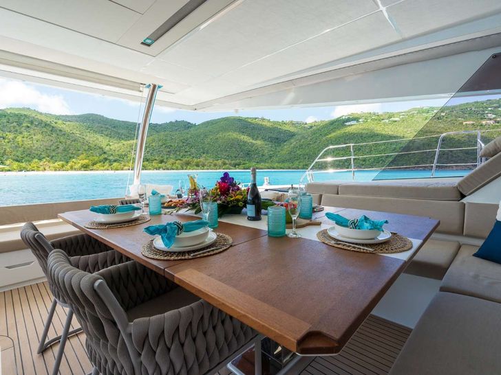 JEWEL Fountaine Pajot Alegria 67 - aft alfresco dining area JEWEL Fountaine Pajot Alegria 67 - aft alfresco dining area