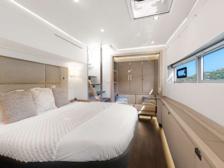 JEWEL Fountaine Pajot Alegria 67 - main cabin wide shot JEWEL Fountaine Pajot Alegria 67 - main cabin wide shot
