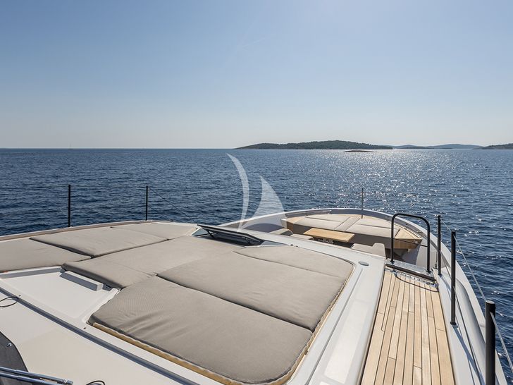 JICJ Sanlorenzo SL96A - foredeck bronzing area JICJ Sanlorenzo SL96A - foredeck bronzing area