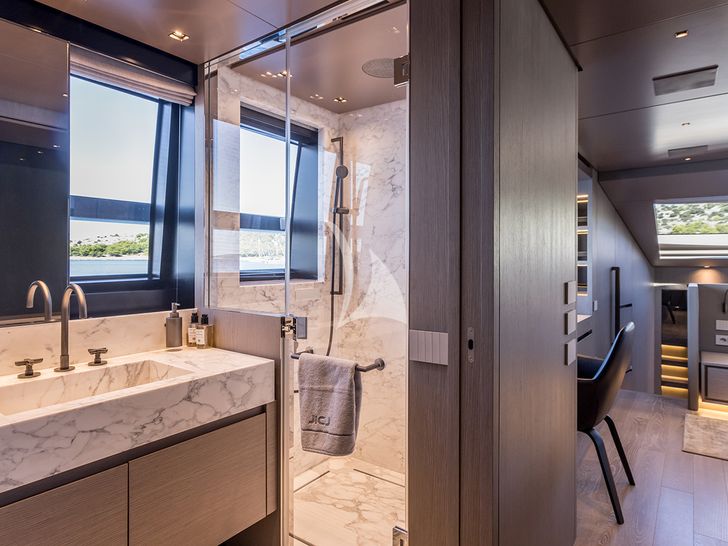 JICJ Sanlorenzo SL96A - master cabin bathroom JICJ Sanlorenzo SL96A - master cabin bathroom