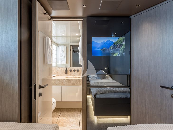 JICJ Sanlorenzo SL96A - twin cabin 1 bathroom and TV JICJ Sanlorenzo SL96A - twin cabin 1 bathroom and TV