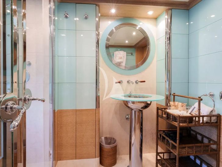 JO I Benetti Golden Bay 50m - VIP cabin 3 bathroom JO I Benetti Golden Bay 50m - VIP cabin 3 bathroom