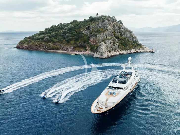 JO I Benetti Golden Bay 50m - anchored JO I Benetti Golden Bay 50m - anchored