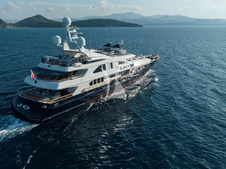 JO I Benetti Golden Bay 50m - cruising aft shot JO I Benetti Golden Bay 50m - cruising aft shot