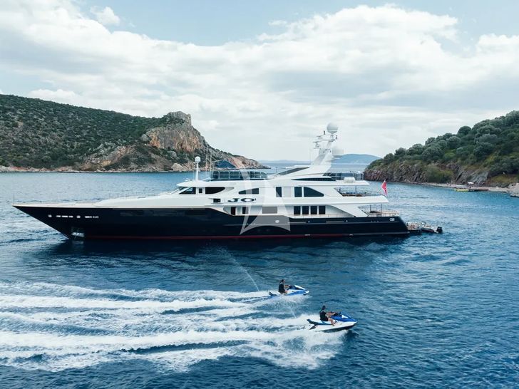 JO I Benetti Golden Bay 50m - with the jet skis JO I Benetti Golden Bay 50m - with the jet skis
