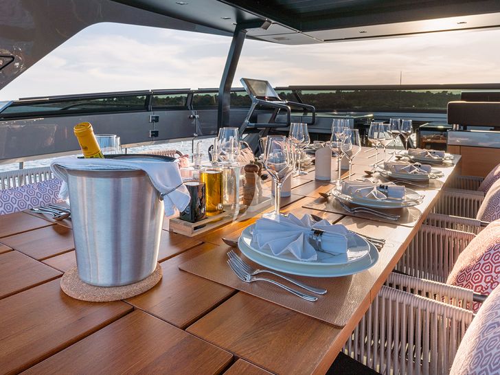 JOURNEY Sanlorenzo SL102 - flybridge formal dining set up JOURNEY Sanlorenzo SL102 - flybridge formal dining set up
