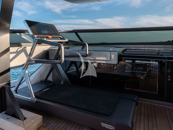 JOURNEY Sanlorenzo SL102 - helm JOURNEY Sanlorenzo SL102 - helm