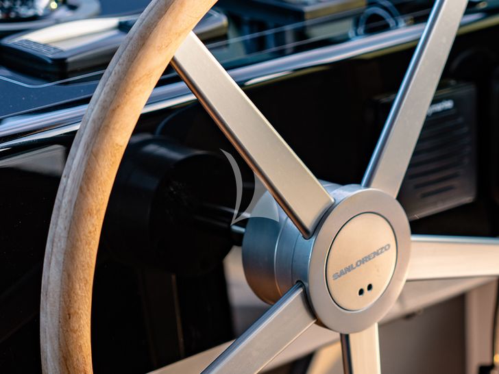 JOURNEY Sanlorenzo SL102 - steering wheel JOURNEY Sanlorenzo SL102 - steering wheel