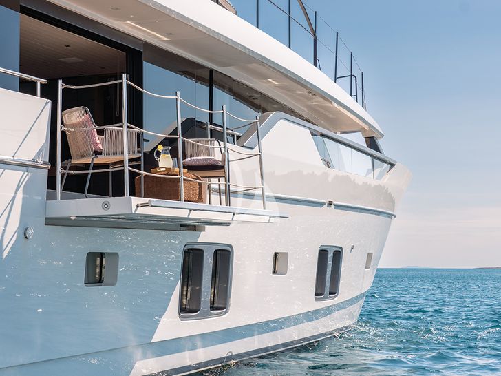 JOURNEY Sanlorenzo SL102 - side hull JOURNEY Sanlorenzo SL102 - side hull