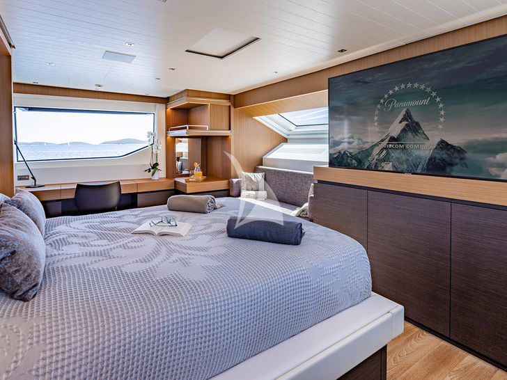 JOURNEY Sanlorenzo SL102 - master cabin with LED TV JOURNEY Sanlorenzo SL102 - master cabin with LED TV