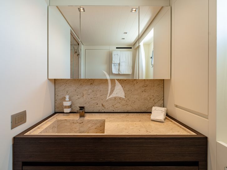 JOURNEY Sanlorenzo SL102 - twin cabin bathroom JOURNEY Sanlorenzo SL102 - twin cabin bathroom