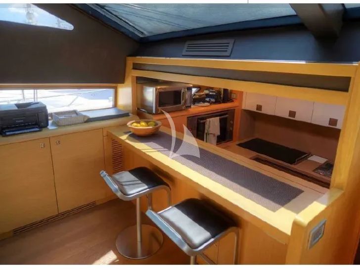JPS Ferretti 800 - galley JPS Ferretti 800 - galley