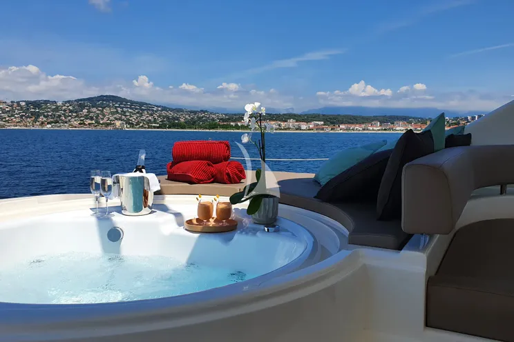 Charter Yacht JPS - Ferretti 800 - 4 Cabins - Cannes - St Tropez - Nice - Antibes - French Riviera - Monaco