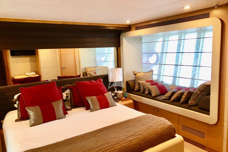 Charter Yacht JPS - Ferretti 800 - 4 Cabins - Cannes - St Tropez - Nice - Antibes - French Riviera - Monaco