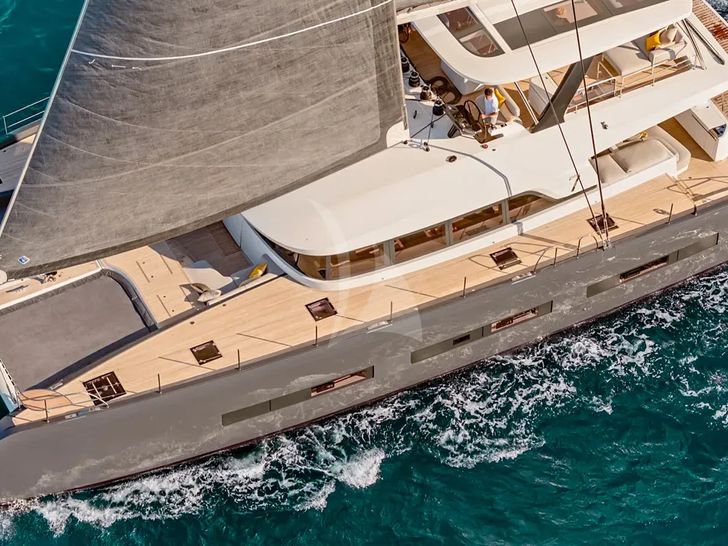 J. SPARROW Lagoon Seventy 7 - aerial shot J. SPARROW Lagoon Seventy 7 - aerial shot