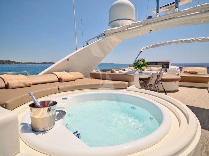 JULIE M - Jacuzzi JULIE M - Jacuzzi