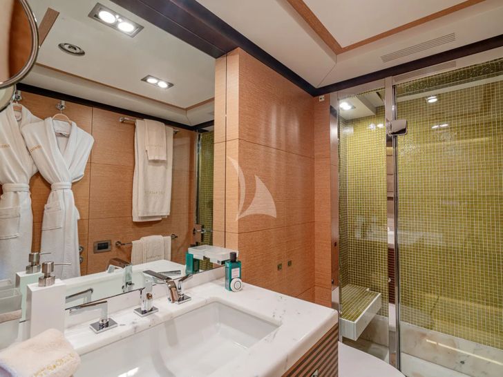 JUSTA DELIA Benetti Vision 145 - VIP cabin 3 bathroom JUSTA DELIA Benetti Vision 145 - VIP cabin 3 bathroom