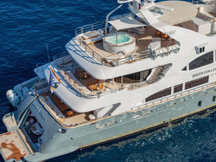 JUSTA DELIA Benetti Vision 145 - aft decks JUSTA DELIA Benetti Vision 145 - aft decks