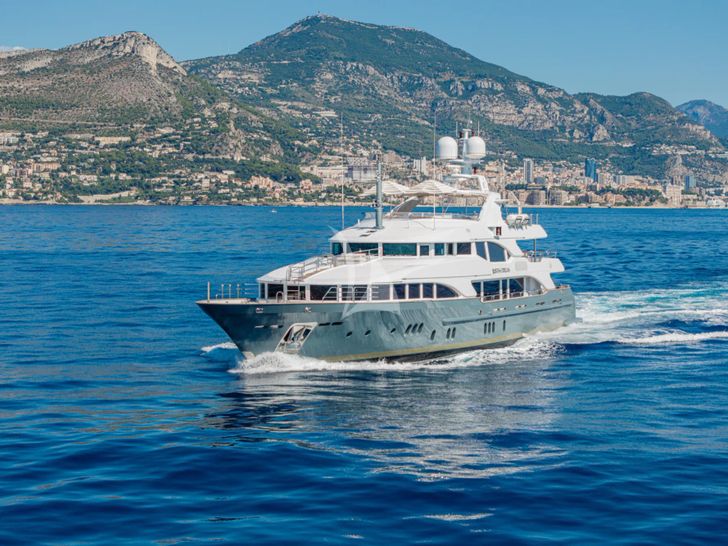 JUSTA DELIA Benetti Vision 145 - cruising JUSTA DELIA Benetti Vision 145 - cruising