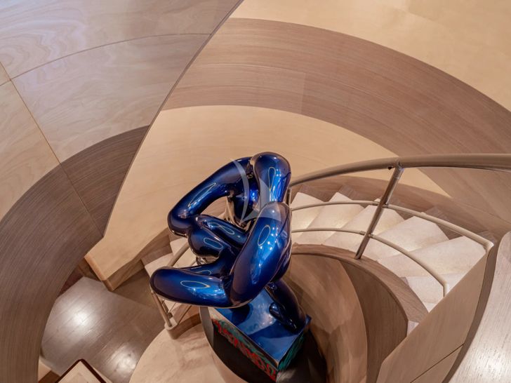 JUSTA DELIA Benetti Vision 145 - elegant stairwell JUSTA DELIA Benetti Vision 145 - elegant stairwell