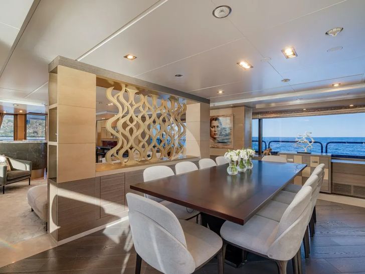 JUSTA DELIA Benetti Vision 145 - main dining area JUSTA DELIA Benetti Vision 145 - main dining area